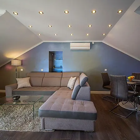 Tasha Apartment *