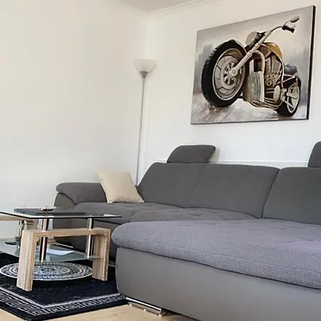 Tasha * مالي لوشينغْ